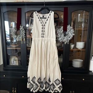 Universal Thread White Dress with Black Floral Embroidery